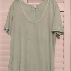 Lululemon tee